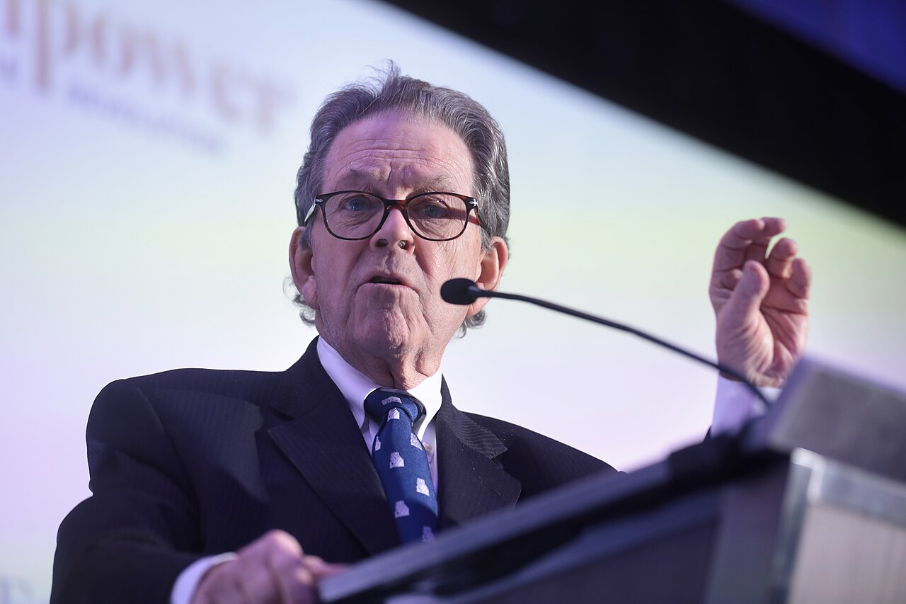 Economist Art Laffer speaking at an event